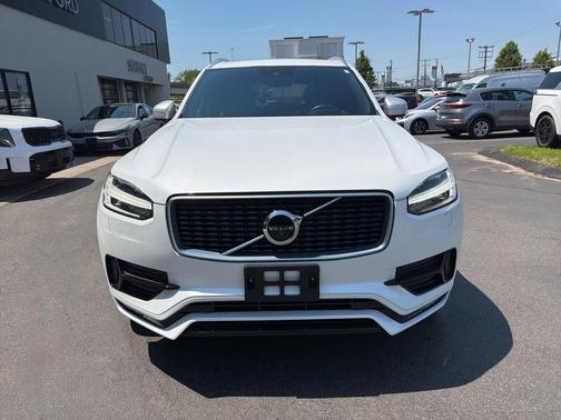 Crystal White Pearl 2019 Volvo XC90 T6 R-Design