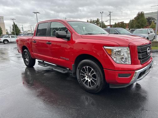 2024 Nissan Titan SV