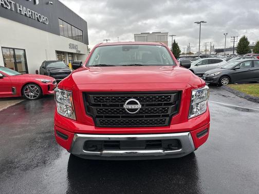 2024 Nissan Titan SV