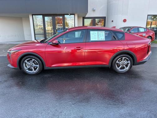 Currant Red 2025 Kia K4