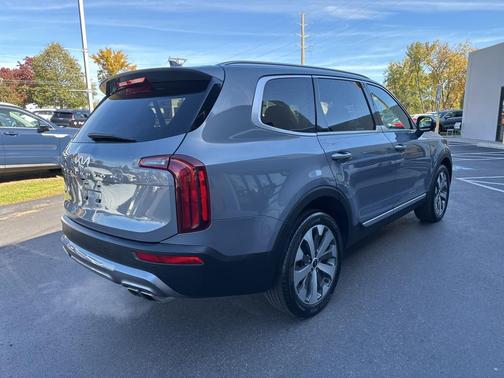 2022 Kia Telluride S