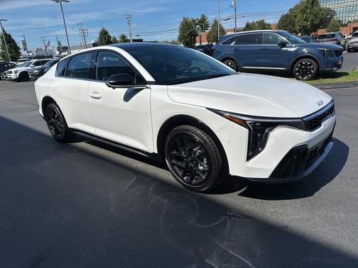 2025 Kia K4 GT-Line Turbo