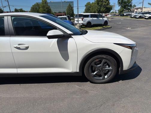 Snow White Pearl 2026 Kia K4 LXS