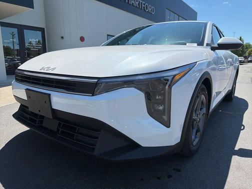 Snow White Pearl 2026 Kia K4 LXS