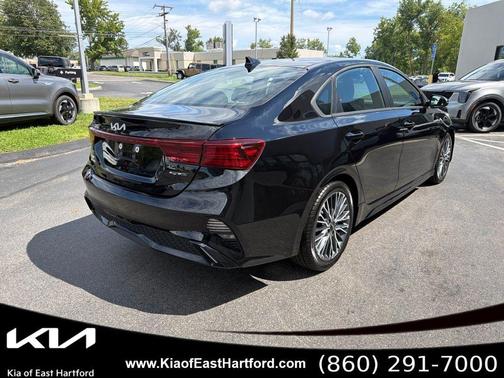 Aurora Black Pearl 2023 Kia Forte GT-Line