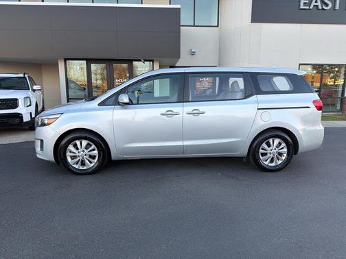 2018 Kia Sedona L