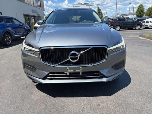 Gray Metallic 2021 Volvo XC60 T5 Momentum