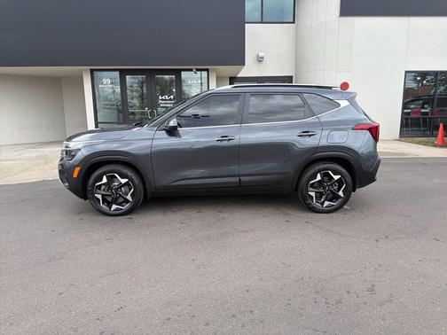 Gravity Gray 2024 Kia Seltos EX