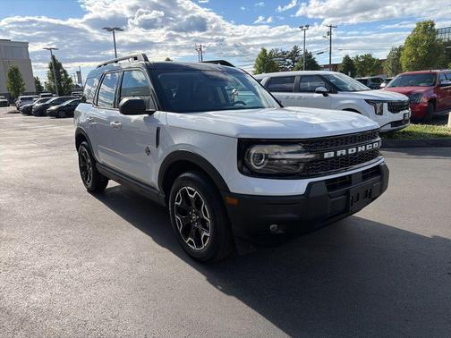 Oxford White 2025 Ford Bronco Sport Outer Banks