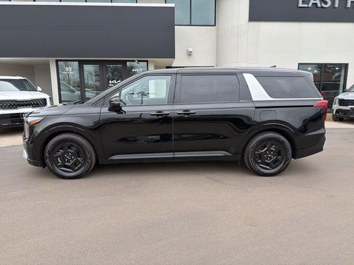 2025 Kia Carnival LXS