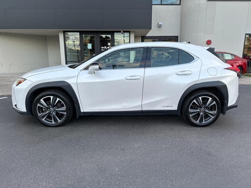 2020 Lexus UX 250h Base