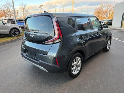 2024 Kia Soul LX