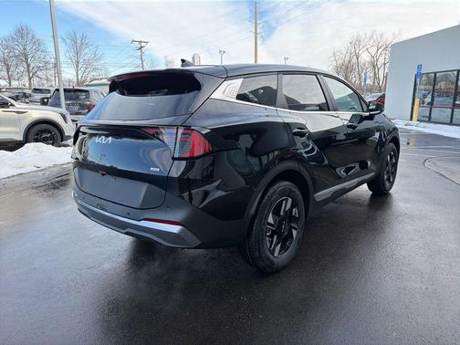 Ebony Black 2026 Kia Sportage LX