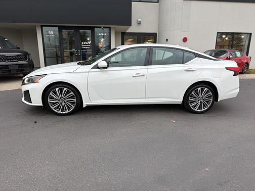 2023 Nissan Altima 2.5 SL