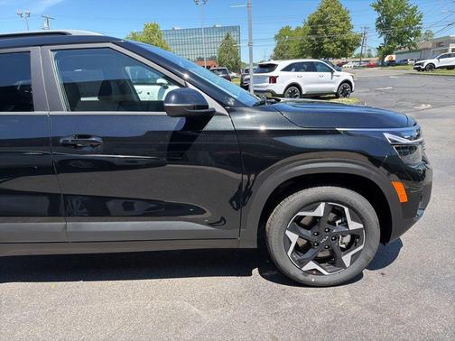 Black 2026 Kia Seltos S
