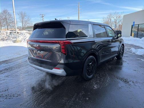 Metal 2026 Kia Carnival LX