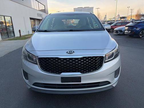 2018 Kia Sedona L