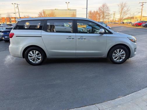 2018 Kia Sedona L