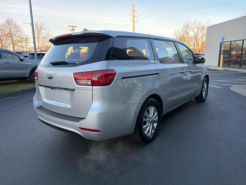 2018 Kia Sedona L