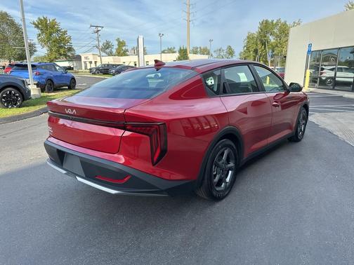 2025 Kia K4 LXS