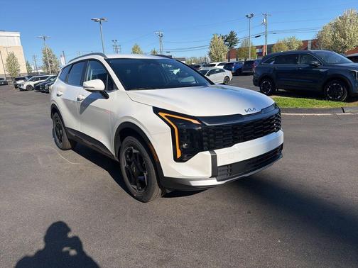 Snow White Pearl 2026 Kia Sportage Hybrid EX