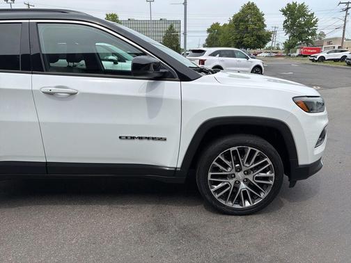 Bright White Clearcoat 2023 Jeep Compass Limited