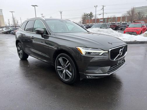 2021 Volvo XC60 T5 Momentum
