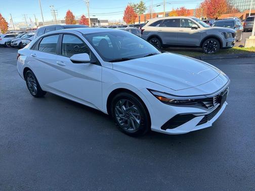 2025 Hyundai ELANTRA HEV Blue