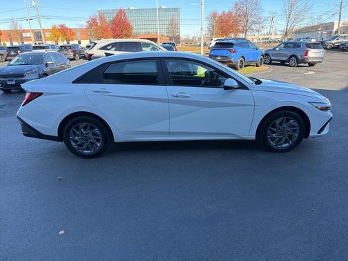 2025 Hyundai ELANTRA HEV Blue