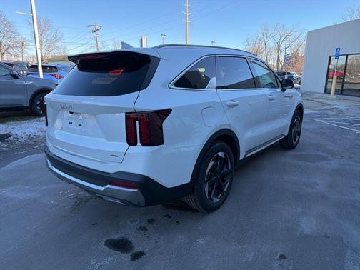 Snow White Pearl 2026 Kia Sorento Plug-In Hybrid EX