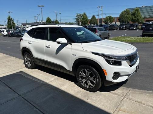 2022 Kia Seltos EX