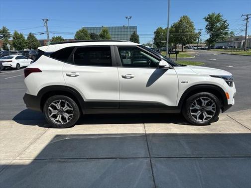 2022 Kia Seltos EX