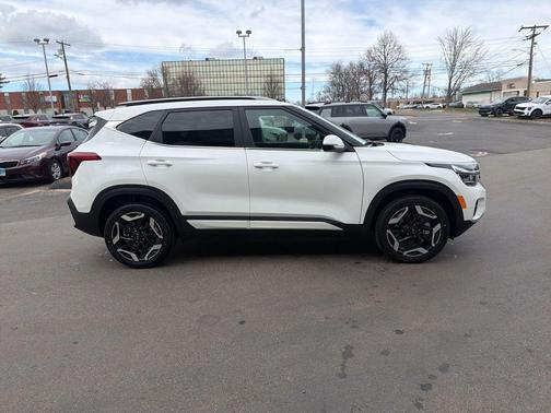 Snow White Pearl 2026 Kia Seltos SX