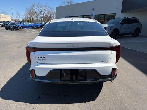 Snow White Pearl 2026 Kia K4 GT-LINE