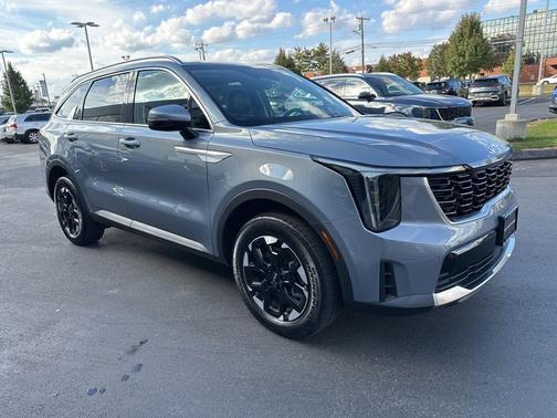 Everlasting Silver 2025 Kia Sorento S