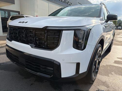 White 2026 Kia Sorento X-Line EX