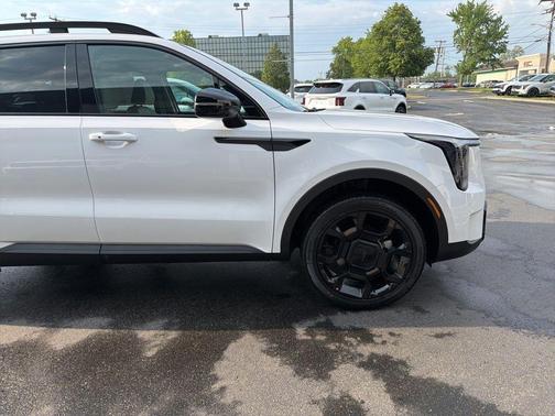 White 2026 Kia Sorento X-Line EX