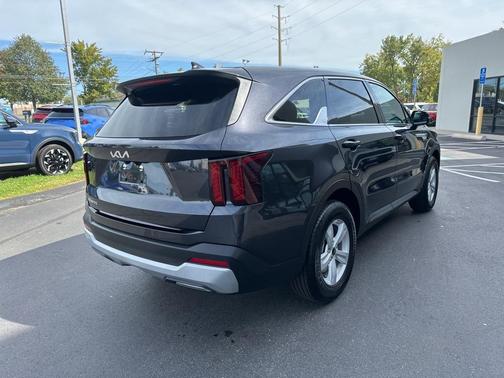 2025 Kia Sorento LX