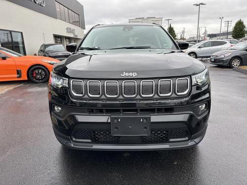 2022 Jeep Compass Latitude Lux