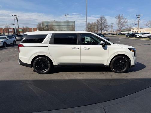 Snow White Pearl 2026 Kia Carnival LX