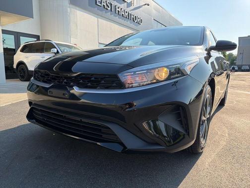 Aurora Black Pearl 2023 Kia Forte LXS