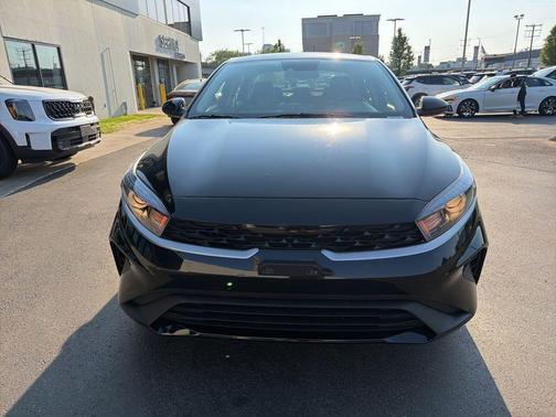 Aurora Black Pearl 2023 Kia Forte LXS