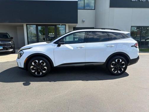 Glacial White Pearl 2023 Kia Sportage X-Line