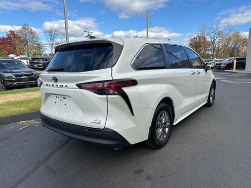 2021 Toyota Sienna XLE 7 Passenger