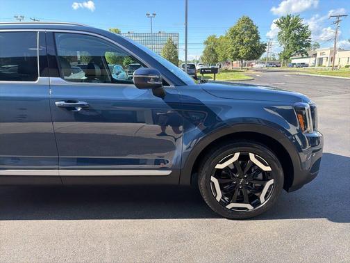 Midnight Black 2023 Kia Telluride S