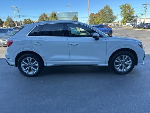 2021 Audi Q3 45 S line Premium