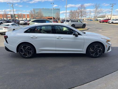 Snow White Pearl 2026 Kia K5 GT-Line