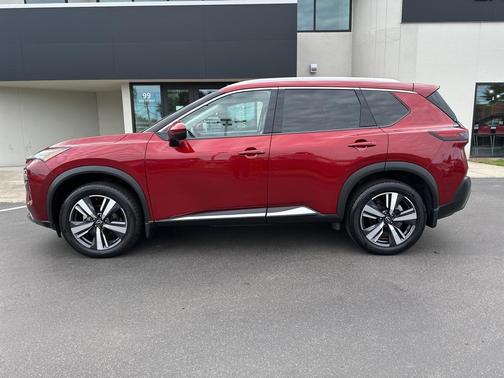 2022 Nissan Rogue SL