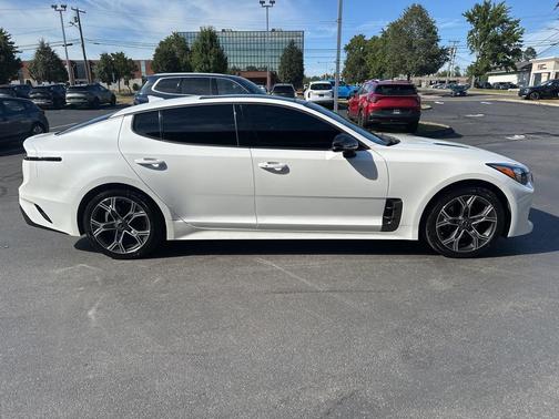2021 Kia Stinger GT-Line
