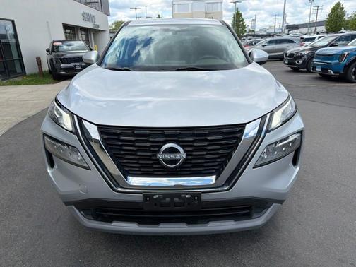 Brilliant Silver Metallic 2023 Nissan Rogue SV